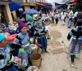 Muong Hum Market