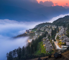 Sapa Truly Package: Train, Hotel, Trek and Local Market