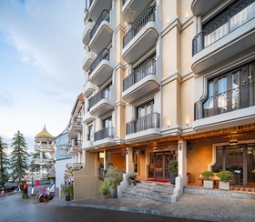 Sapa Discovery Getaway: Damitrans Train & Azalea Hotel